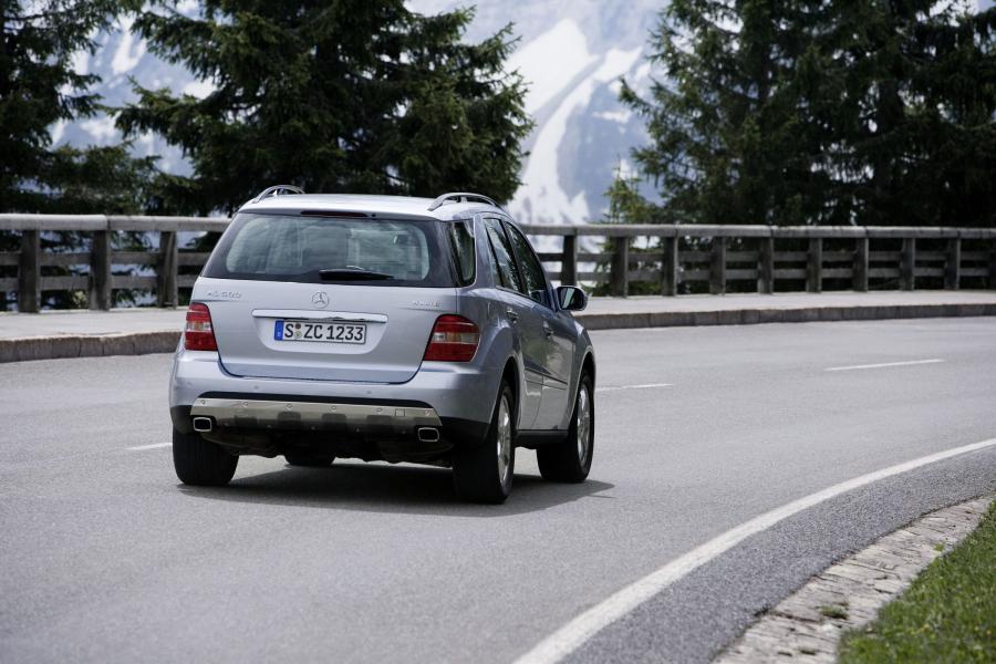  Mercedes-Benz ML-Class 2006 года  (фото 28 из 400)